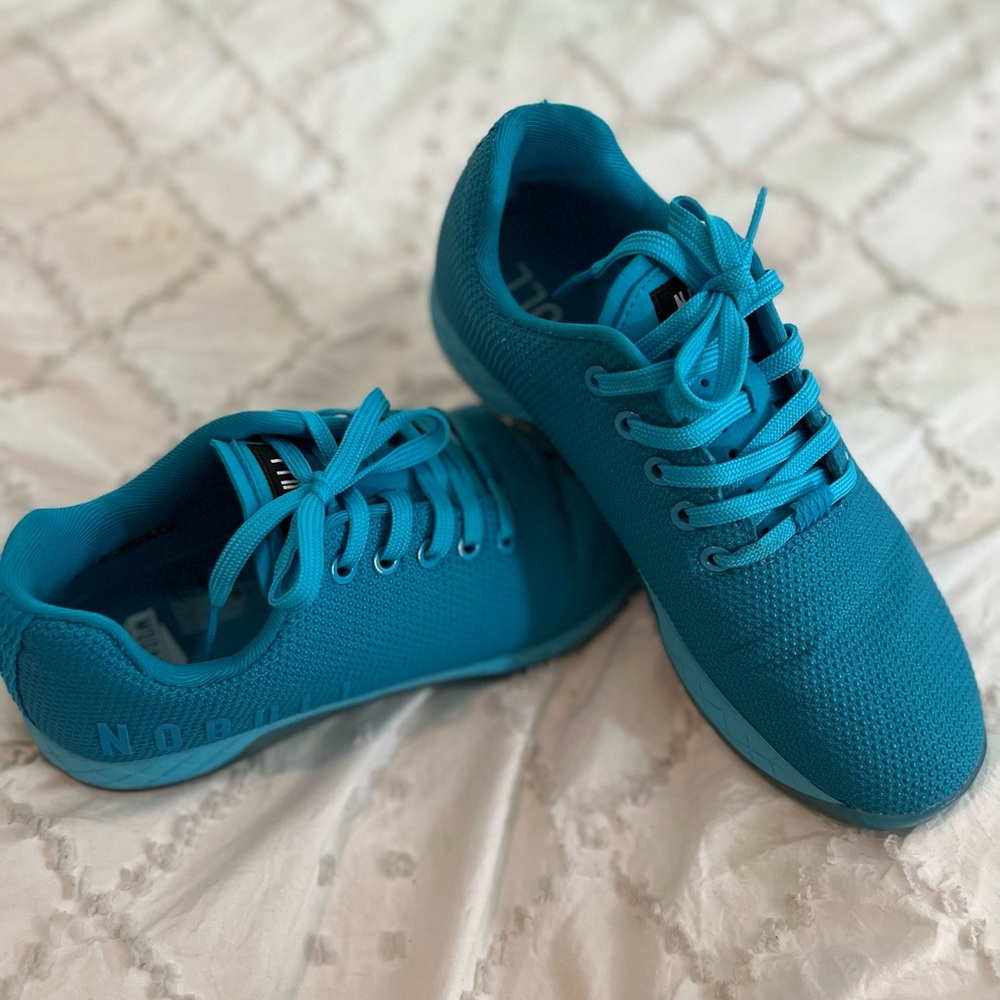 Women’s size 9 NoBulls